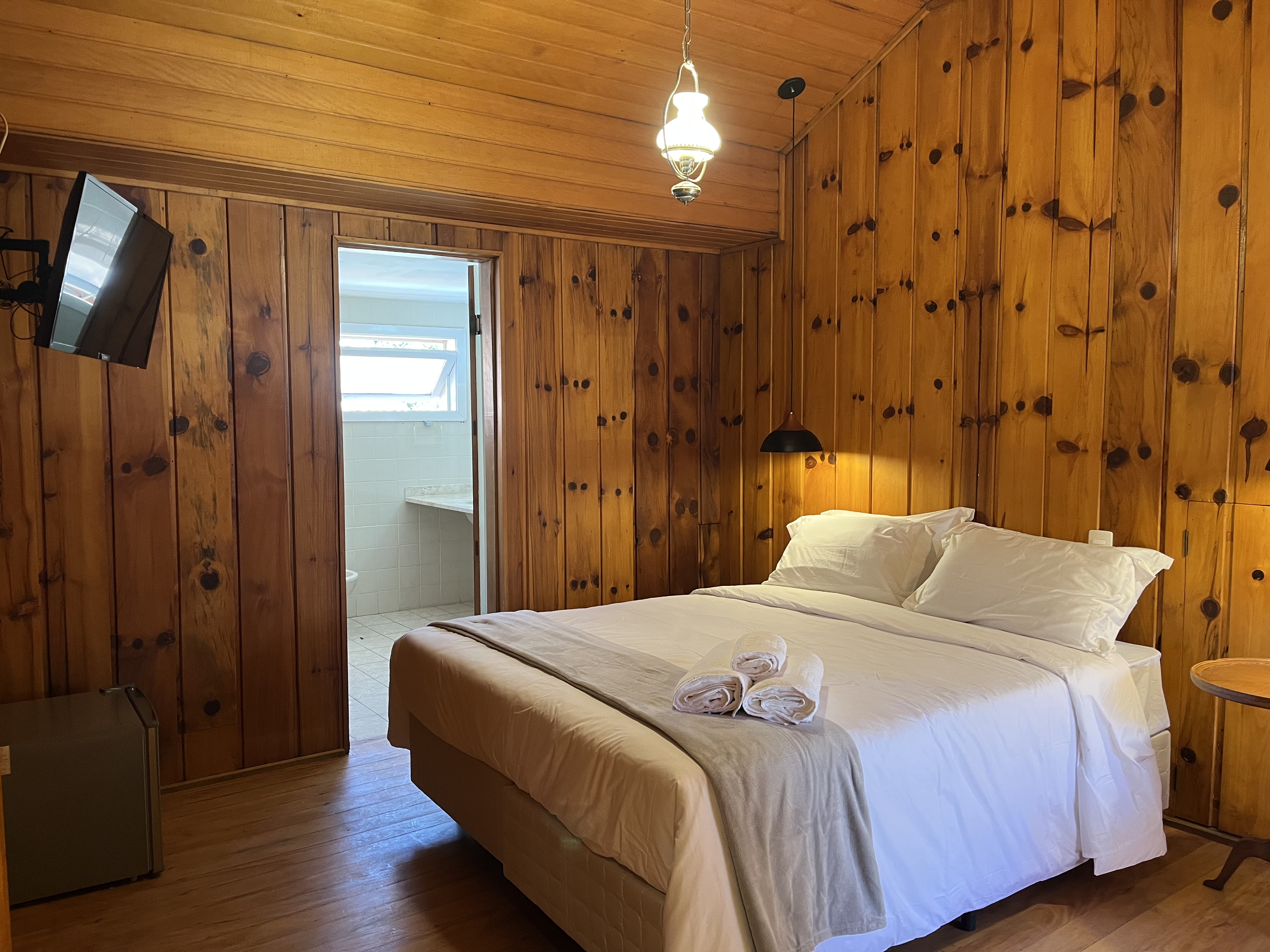 Quarto 106 — Cama de casal