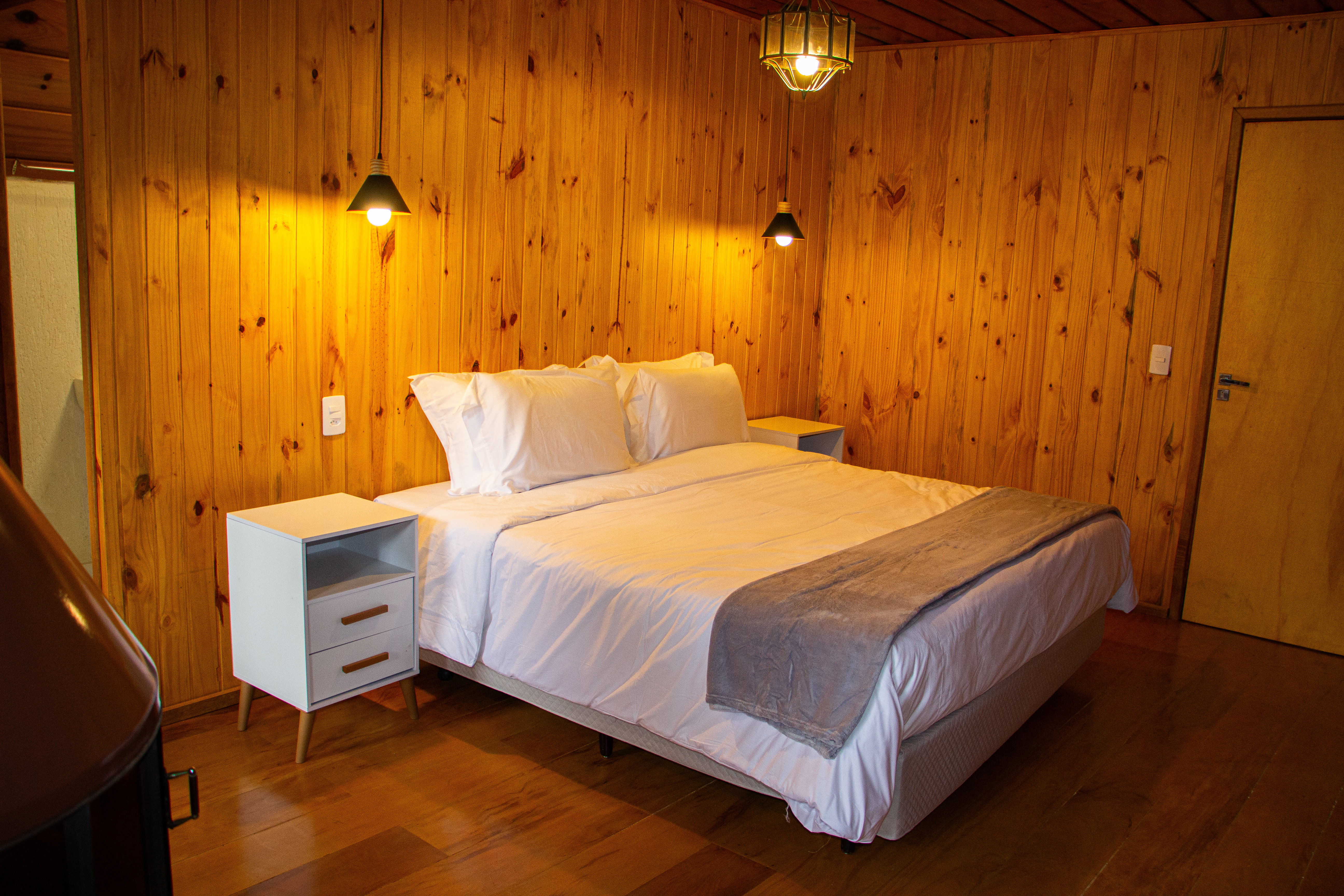 Quarto 107 — Cama de casal