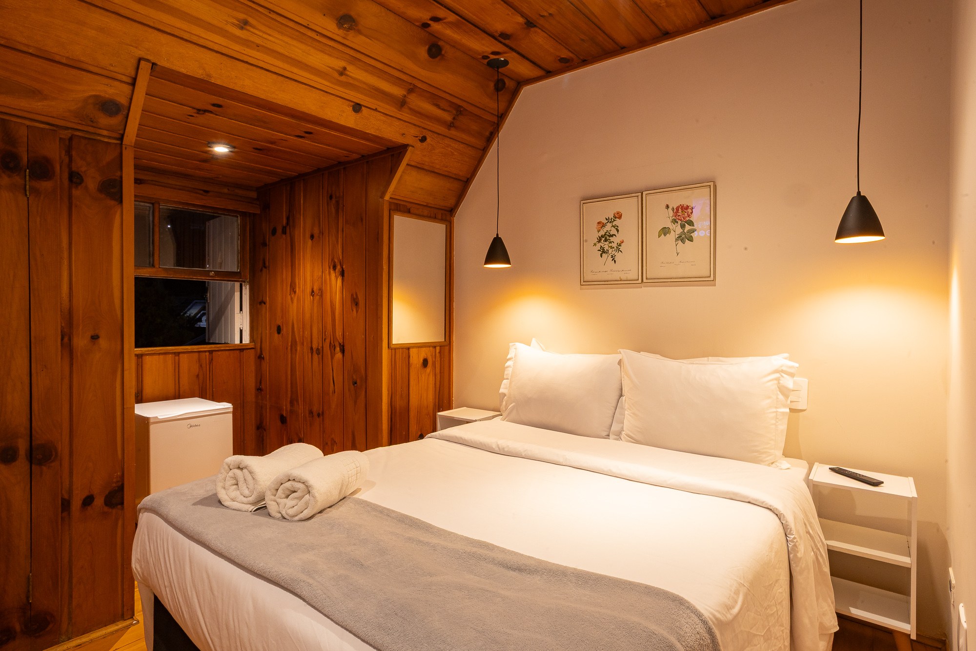 Quarto 109 — Cama de casal